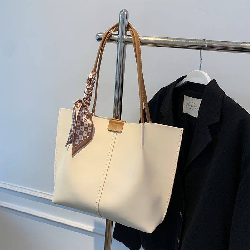 Women’s Spacious Spring Shoulder Bag – Trendy Large-Capacity Single-Shoulder Handbag for Daily & Travel Use